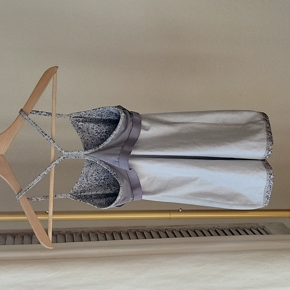 Lululemon Athletica Yoga Power Y Tank Silver Gray Size 4 - Picture 9 of 10